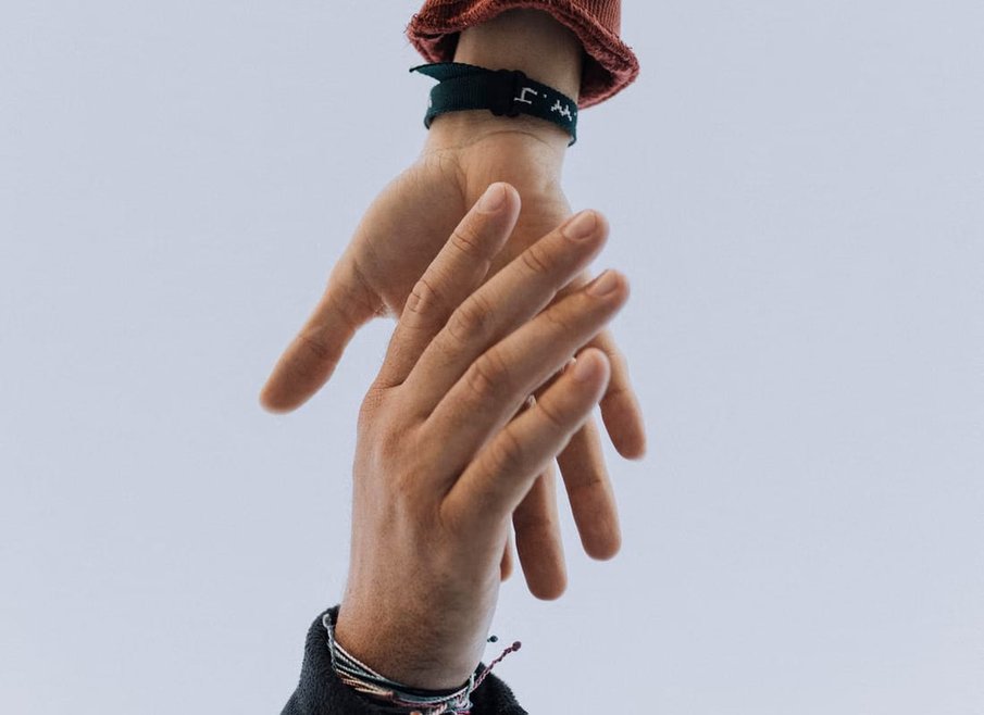 How Much Should You Tip Your Barber? Dos and Don'ts Barberhead